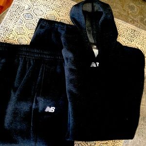 Gray  sweat suit new balance pants and hooted sweat shirt